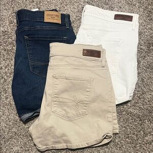 Levi’s‎ Mid-Rise Shorts Bundle of 3 Size 10 Denim, White & Khaki